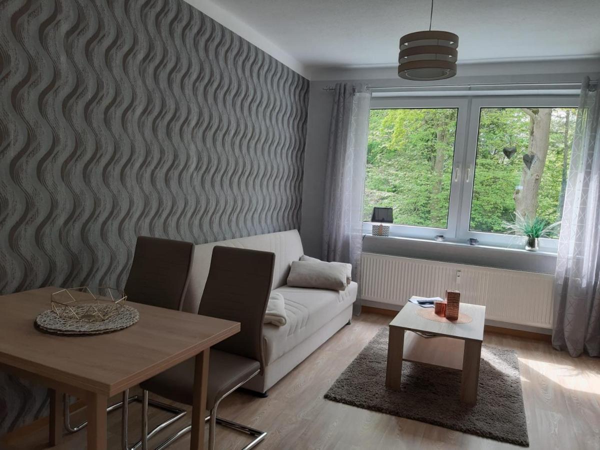Ferienwohnung "Am Schlosspark" Neetzow Bagian luar foto