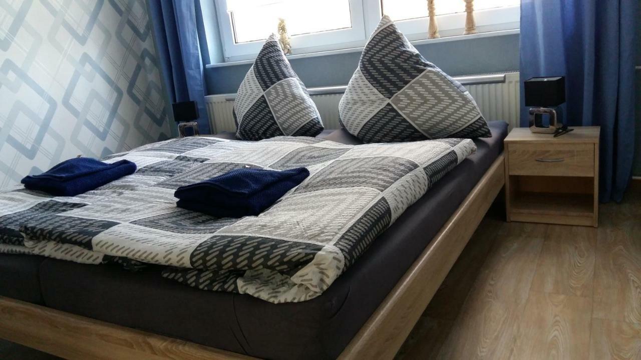 Ferienwohnung "Am Schlosspark" Neetzow Bagian luar foto